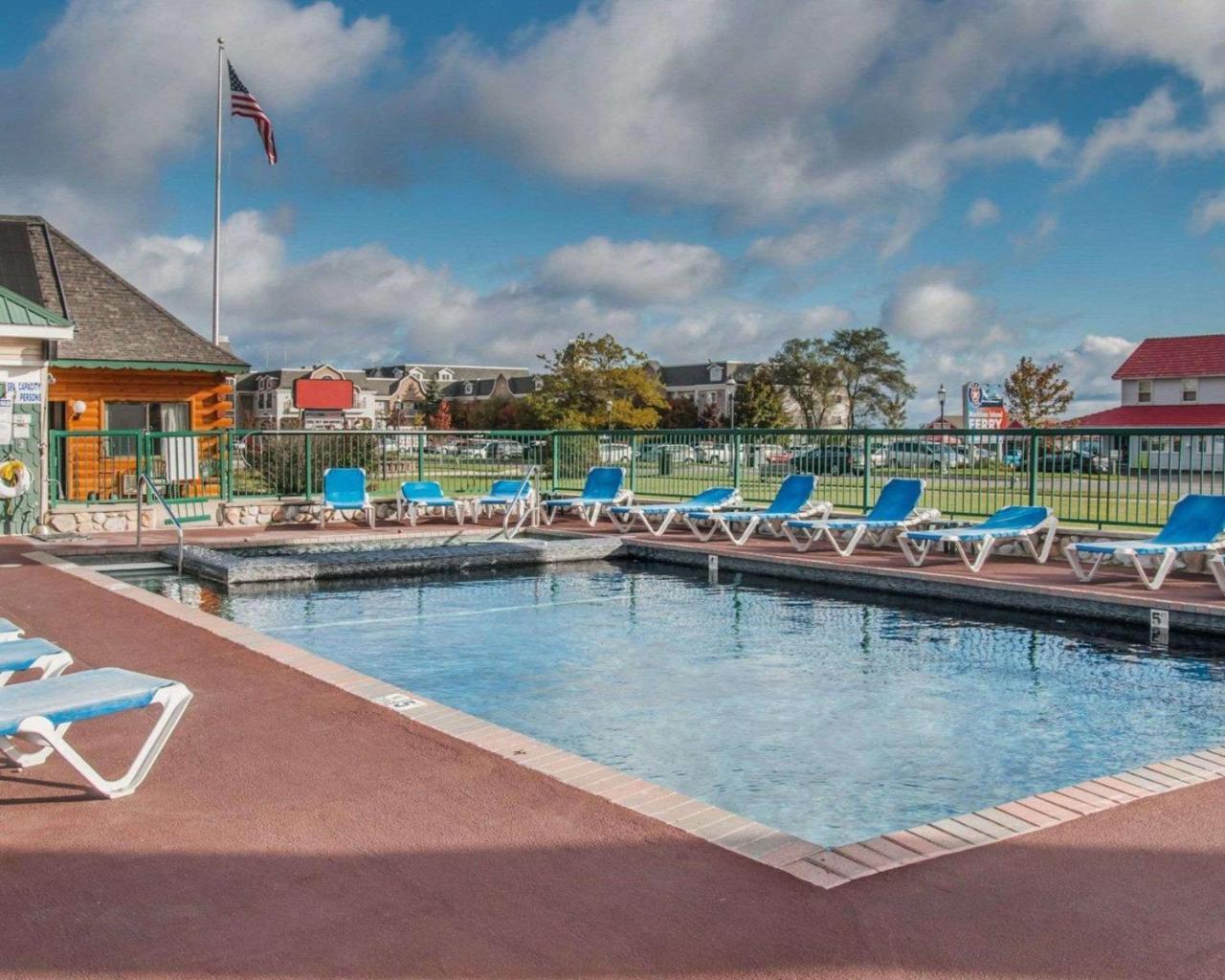 Econo Lodge Bayview Mackinaw City Kültér fotó