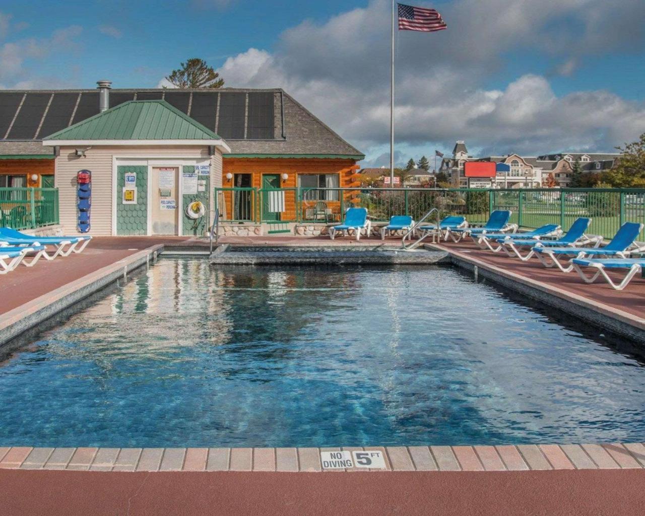 Econo Lodge Bayview Mackinaw City Kültér fotó