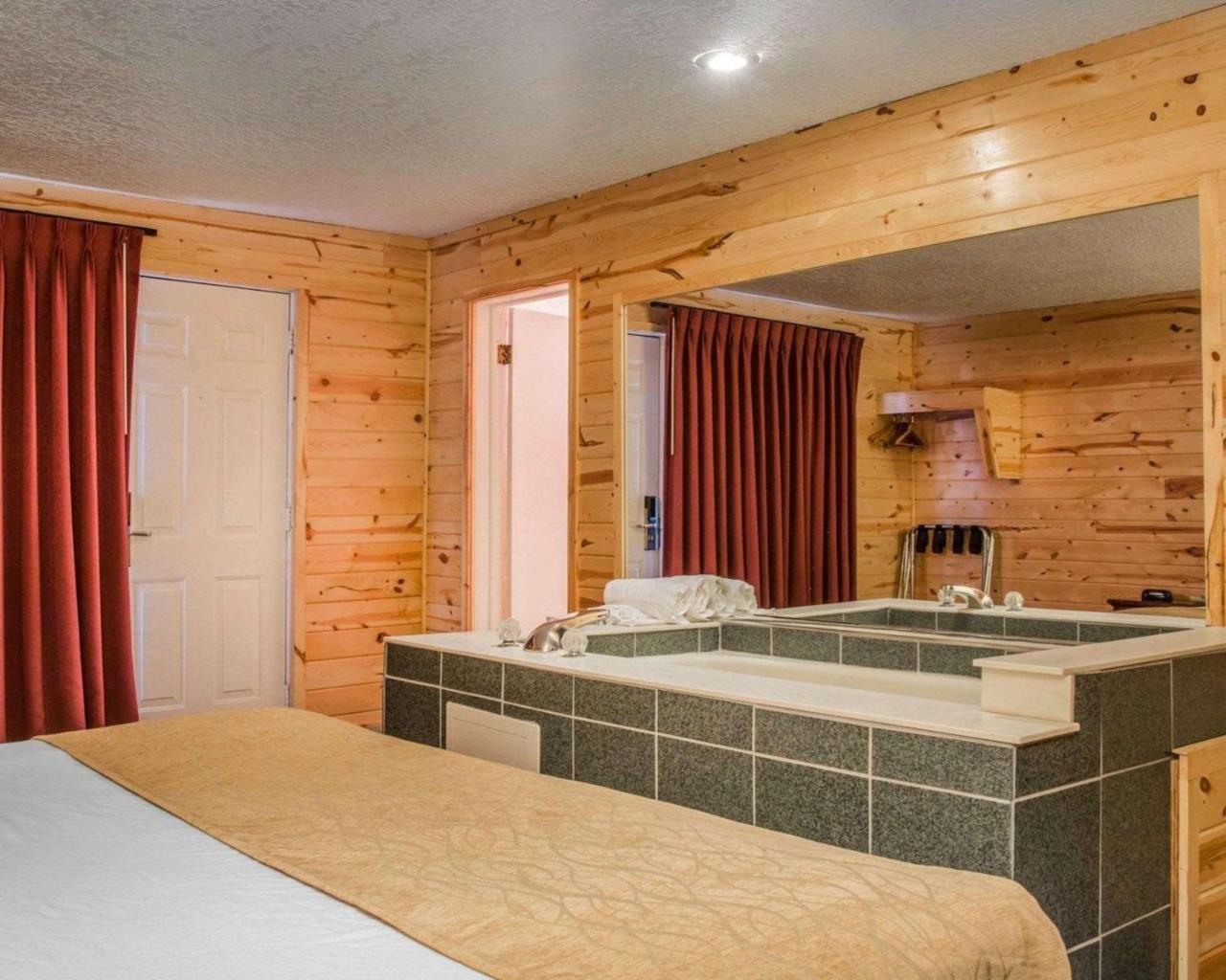 Econo Lodge Bayview Mackinaw City Kültér fotó
