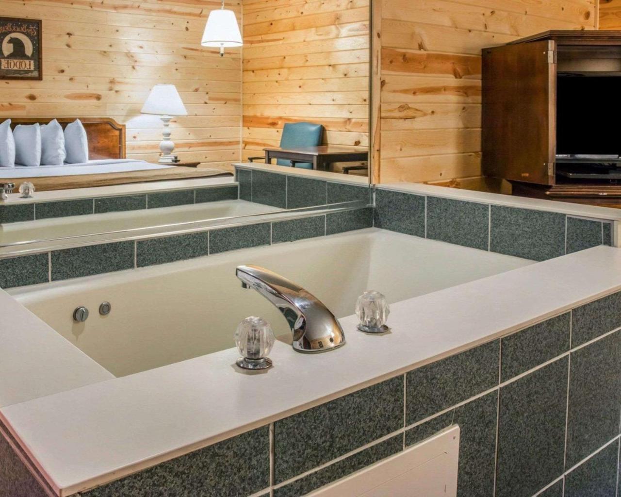 Econo Lodge Bayview Mackinaw City Kültér fotó